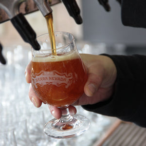 Thumbnail of Sierra Nevada Luettich Balloon Glass with beer being poured 